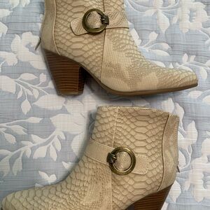 New Never Worn Ankle Boots